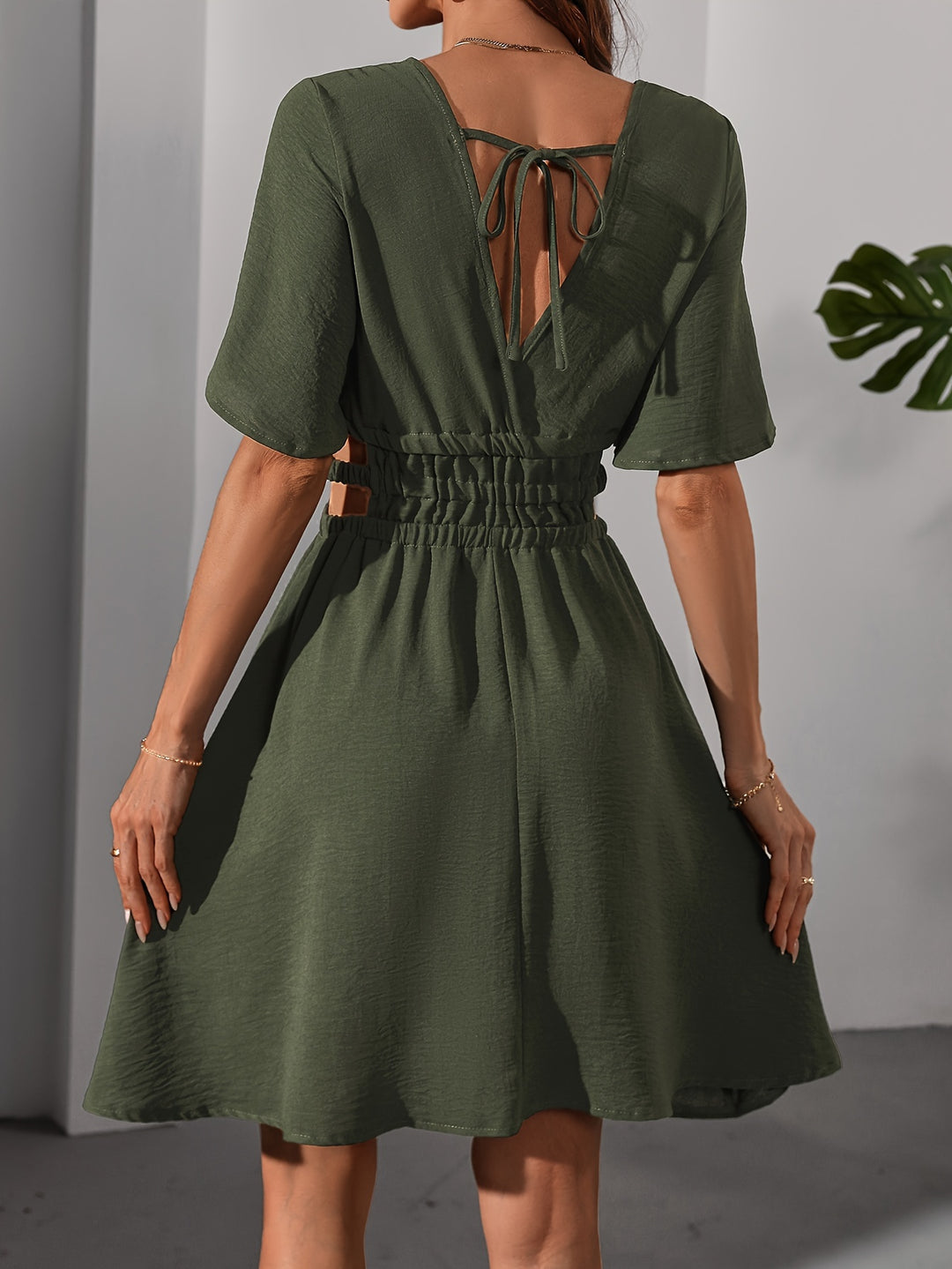 Anna | Elegante Jurk met Cut-out en Strik