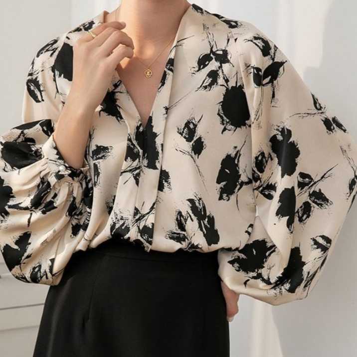 Ariyah | Stijlvolle Bloes met Vintage Print en Lange Mouwen