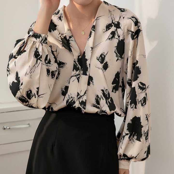 Ariyah | Stijlvolle Bloes met Vintage Print en Lange Mouwen