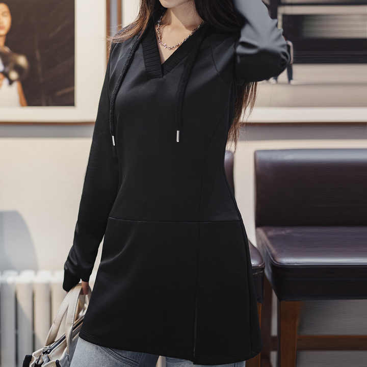 Avery | Hoodie Jurk met V-hals en Getailleerde Pasvorm
