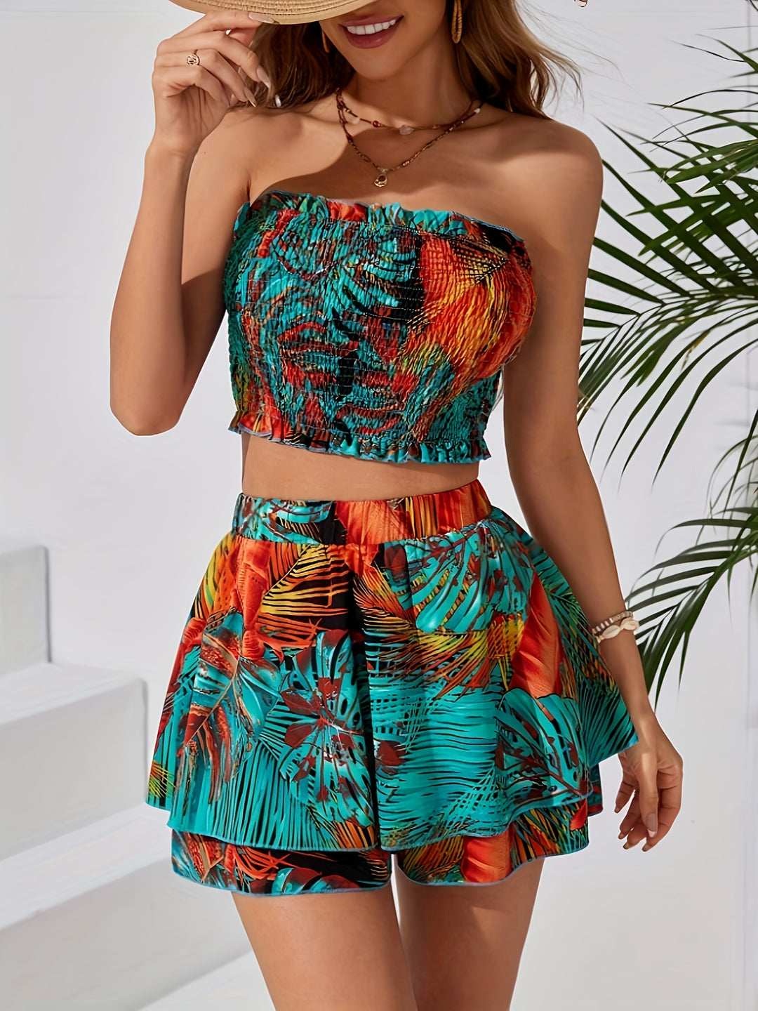 Caroline | Tropische Tweedelige Set met Bandeau Top en Shorts