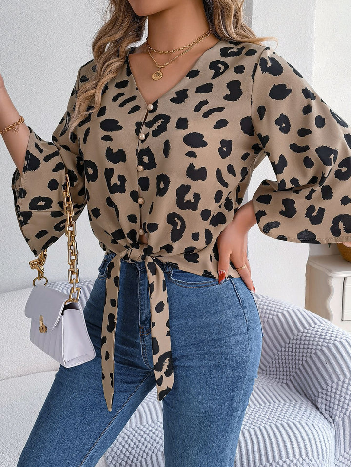 Cassidy | Dierlijke Print Blouse met Strik