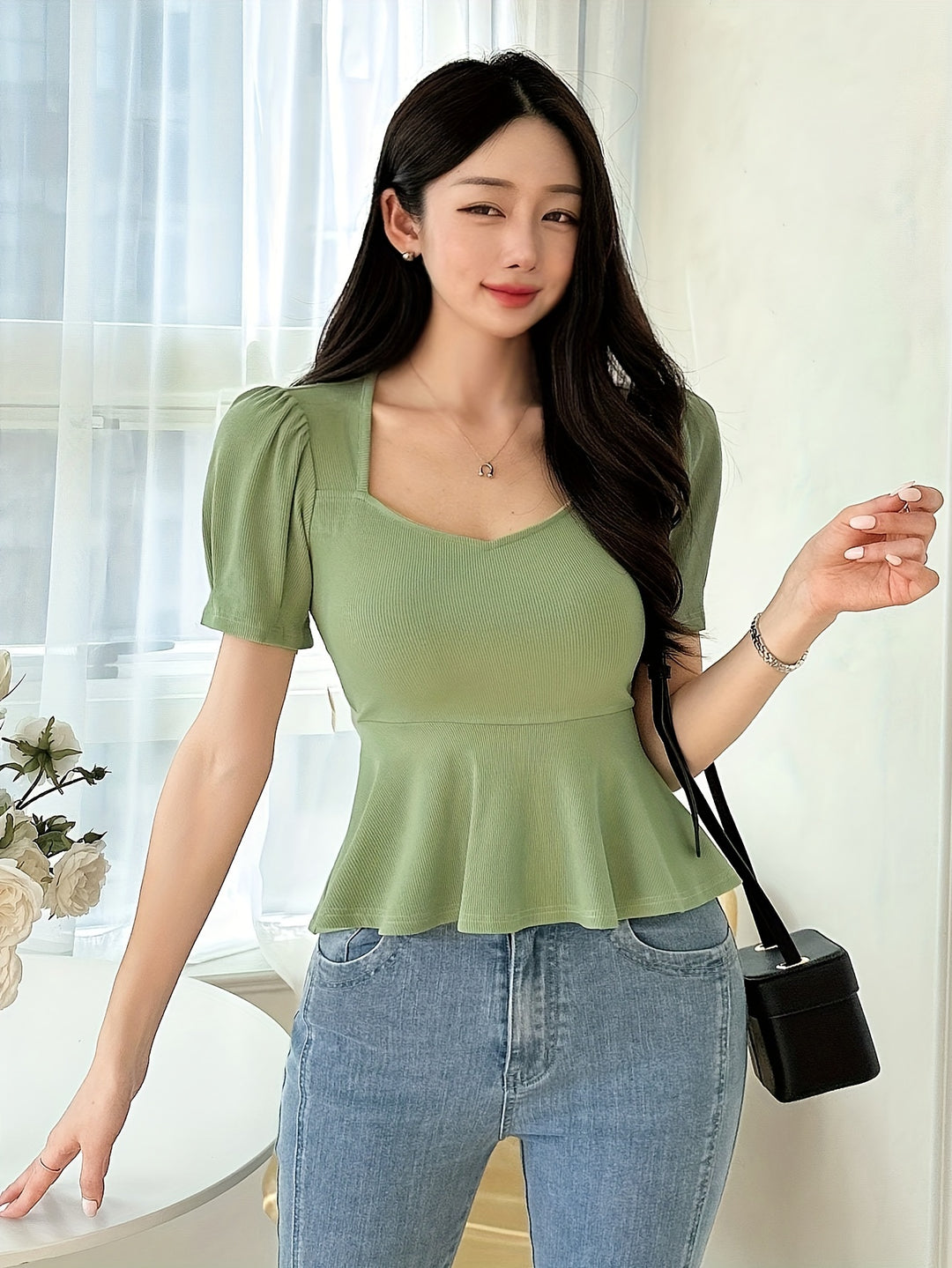 Cathy | Dames T-shirt met Strikdetail en Vierkante Hals