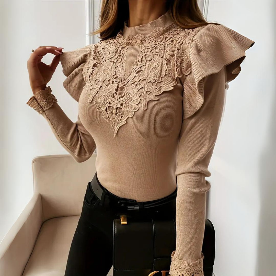 Elizabeth | Elegante Top met Kanten Details en Pofmouwen