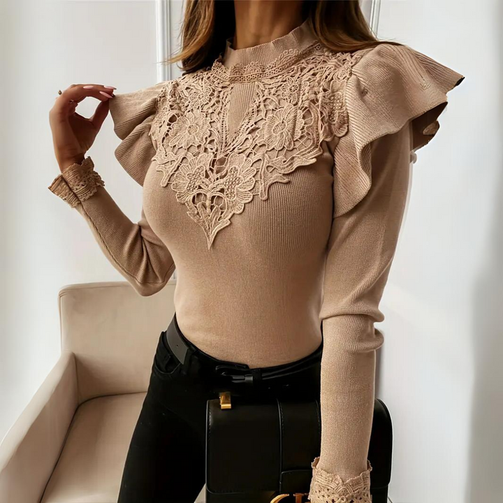Elizabeth | Elegante Top met Kanten Details en Pofmouwen