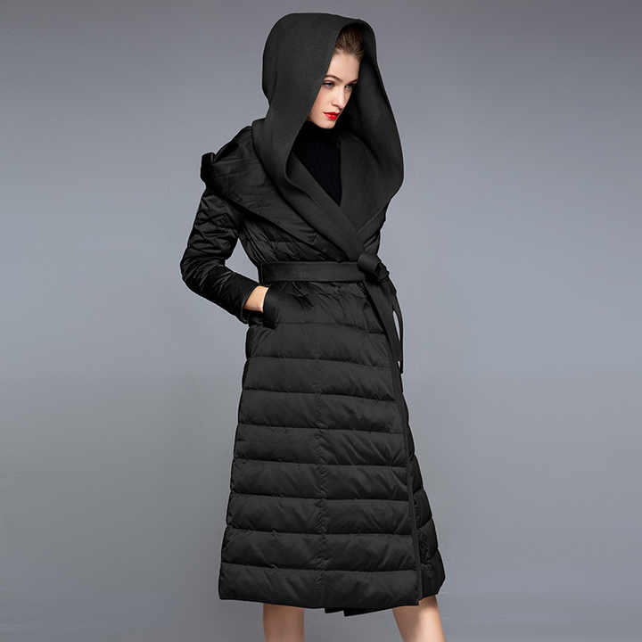 Ellianna | Elegante Getailleerde Winterjas met Capuchon