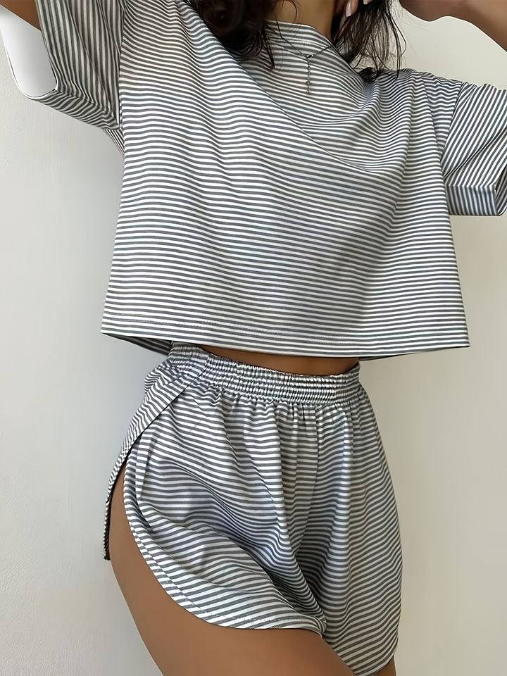 Hailey | Gestreepte Lounge Set met Oversized T-shirt en Sportieve Shorts voor Dames