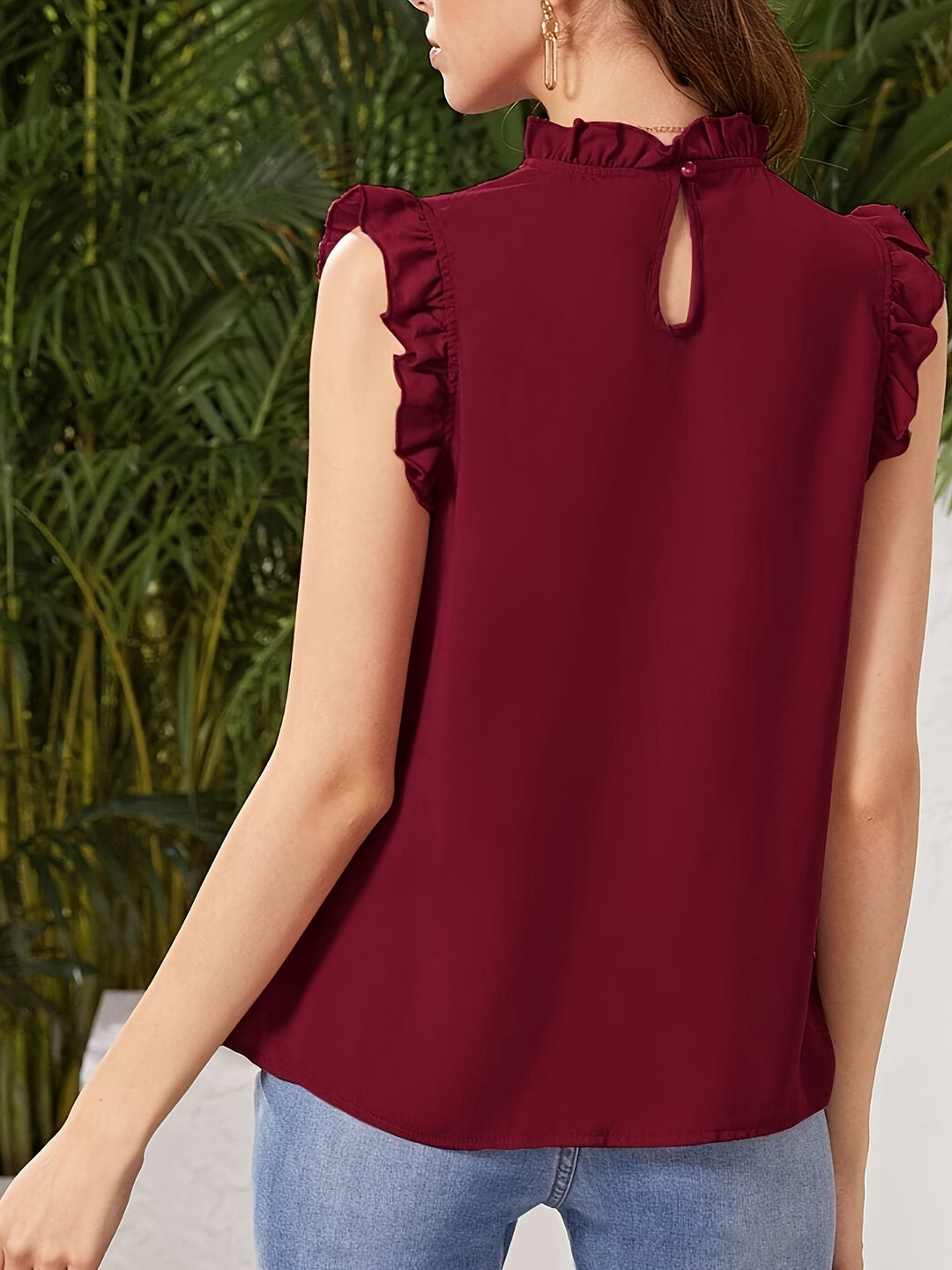 Jaja | Elegante Mouwloze Blouse met Ruches en Opstaande Kraag