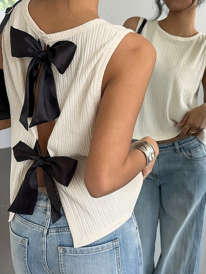 Leah | Elegante Top met Strikdetails en Geribde Textuur