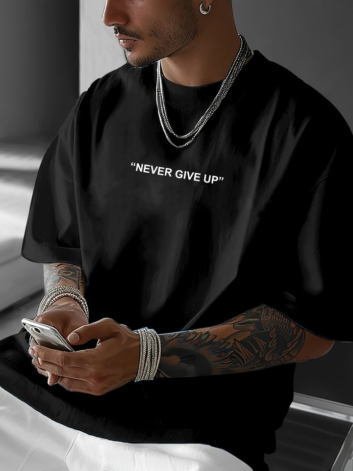 Mark | Motiverend T-Shirt "Never Give Up"