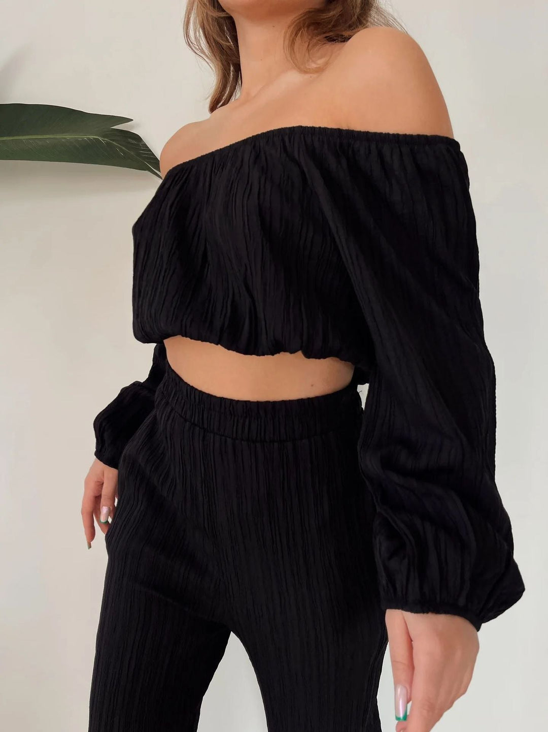 Dames Tweedelige Set – Off-Shoulder Crop Top – Hoge Taille Wijde Pijpen – Luchtige Stof