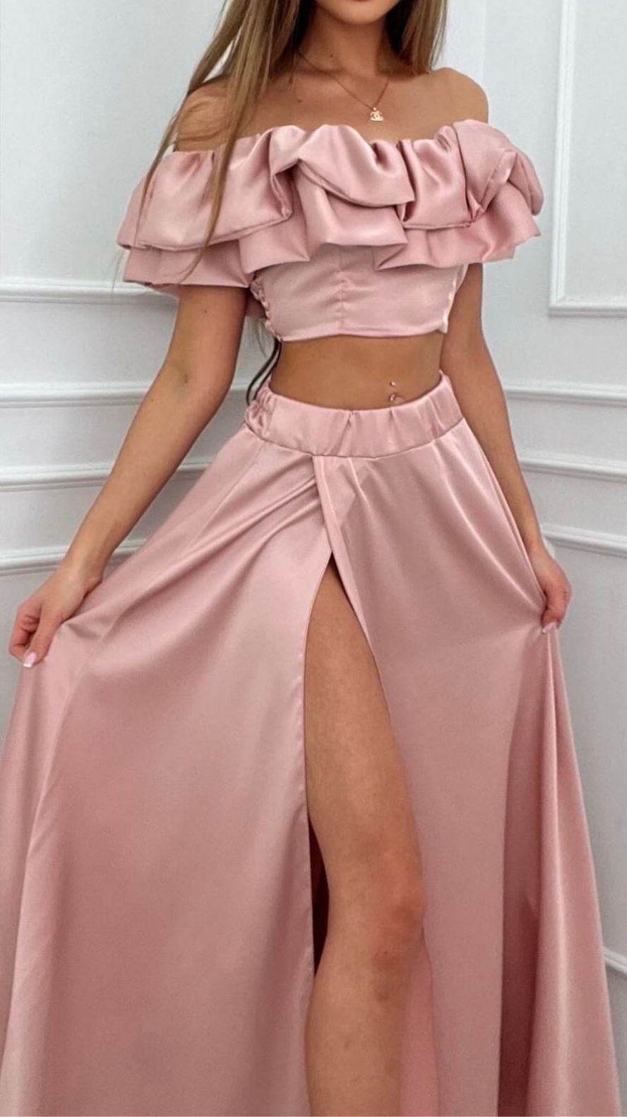 Dames Tweedelige Set – Off-Shoulder Ruffle Top – Maxi Rok met Hoge Split