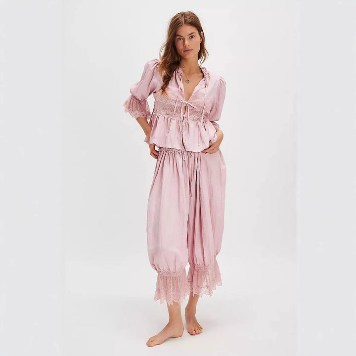 Dames Pyjama Set – Relaxed Fit – V-Hals Met Strik – Kanten Afwerking – Ademend Materiaal